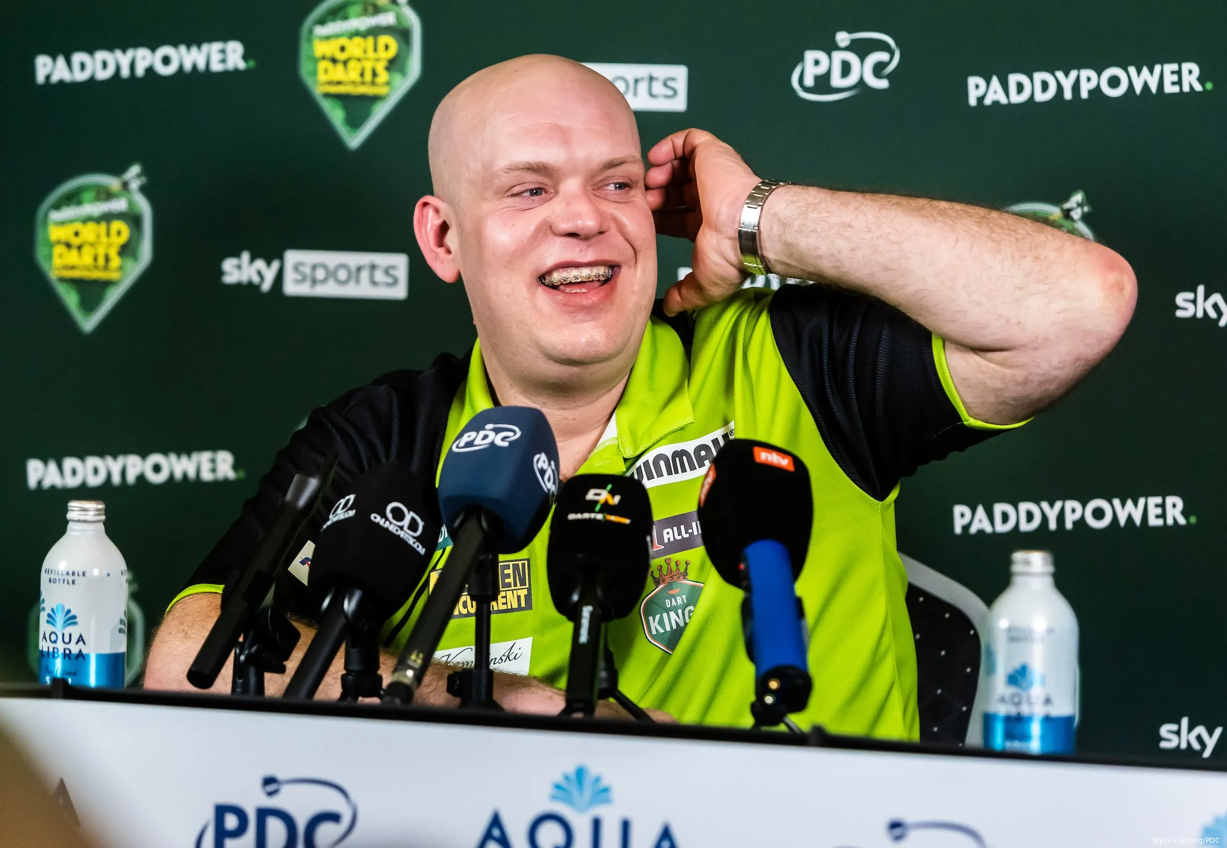 "Aspinall... My son would have beat him, he didn't throw sh*t" Van